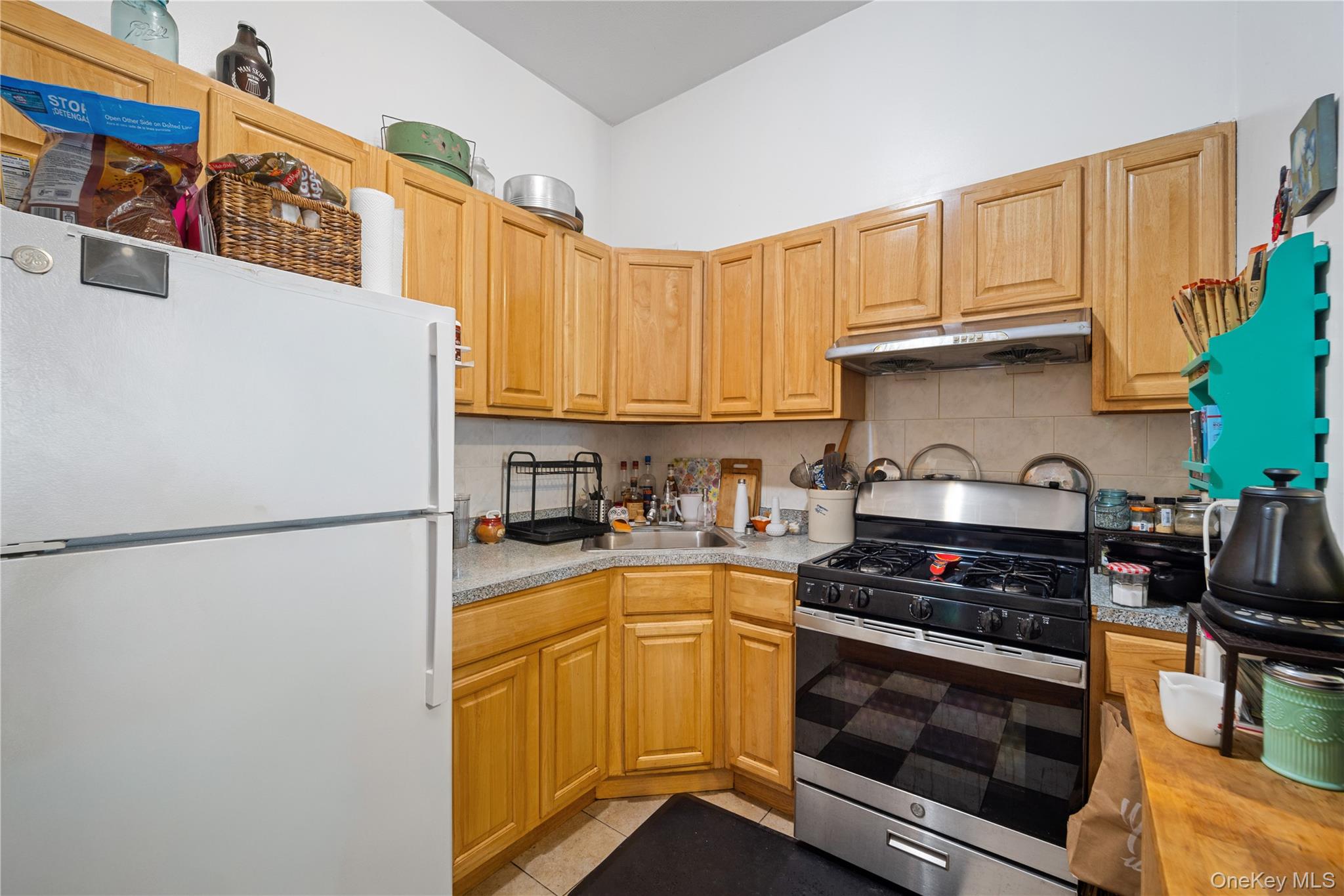 46-15 30th Road Queens, NY 11103 - Photo 7 of 24
