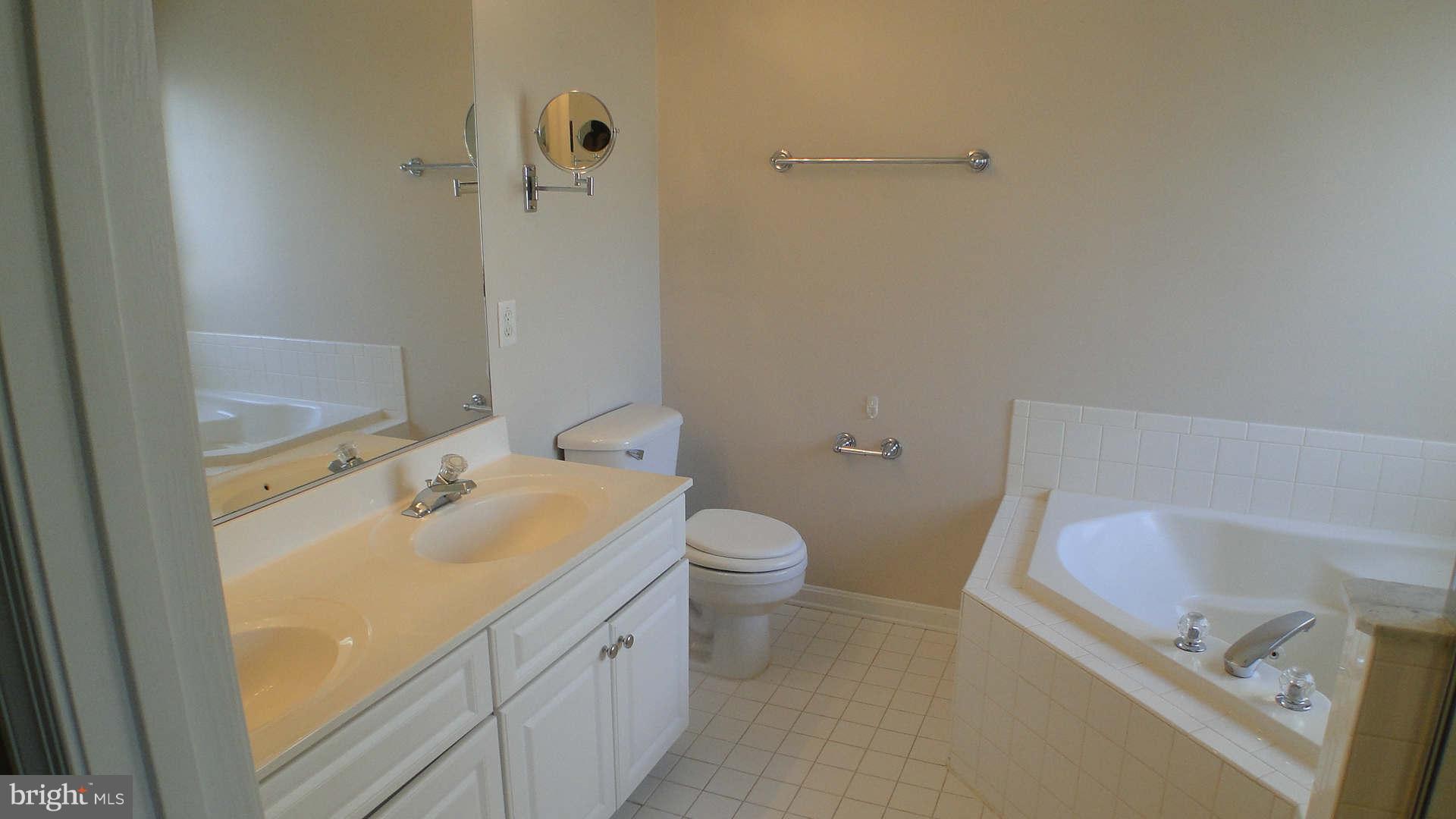 760 Shallow Ridge Court Abingdon, MD 21009 - Photo 17 of 21 Bath (Master)