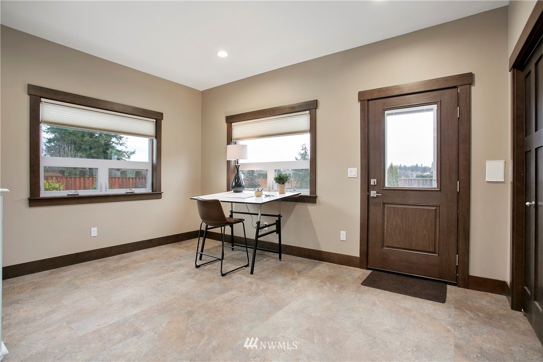 1130 West Axton Road Ferndale, WA 98248 - Photo 14 of 40 a workspace with furniture and window