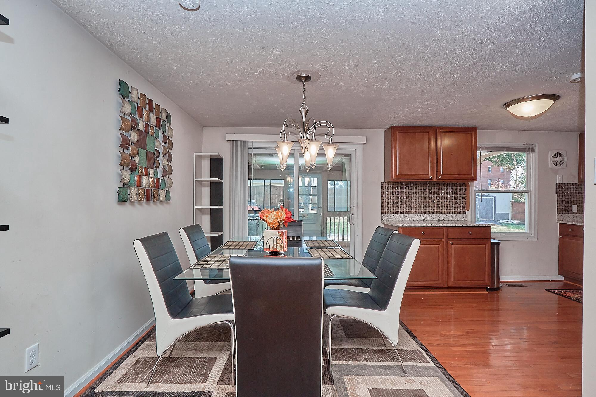 8733 Weems Road Manassas, VA 20110 - Photo 10 of 31 Gallery Image 10