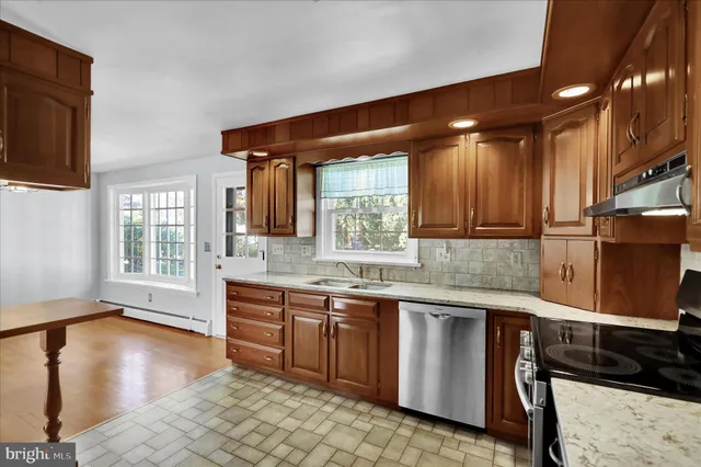 $384,900 | 1647 Oak Street, Lebanon, PA 17042