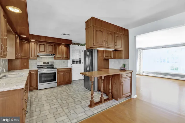 $384,900 | 1647 Oak Street, Lebanon, PA 17042