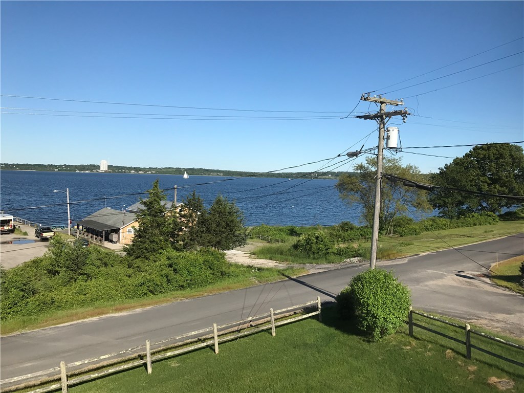 5 Pier Road Portsmouth, RI 02872 - Photo 3 of 33 Gallery Image 3