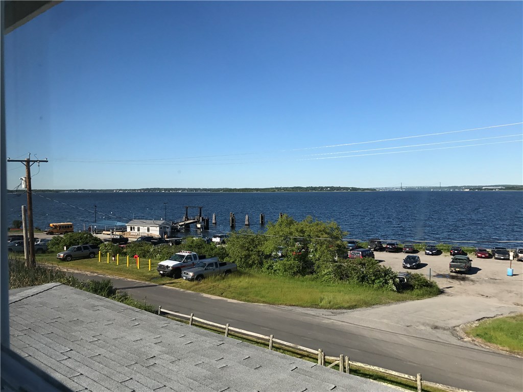 5 Pier Road Portsmouth, RI 02872 - Photo 9 of 33 Gallery Image 9