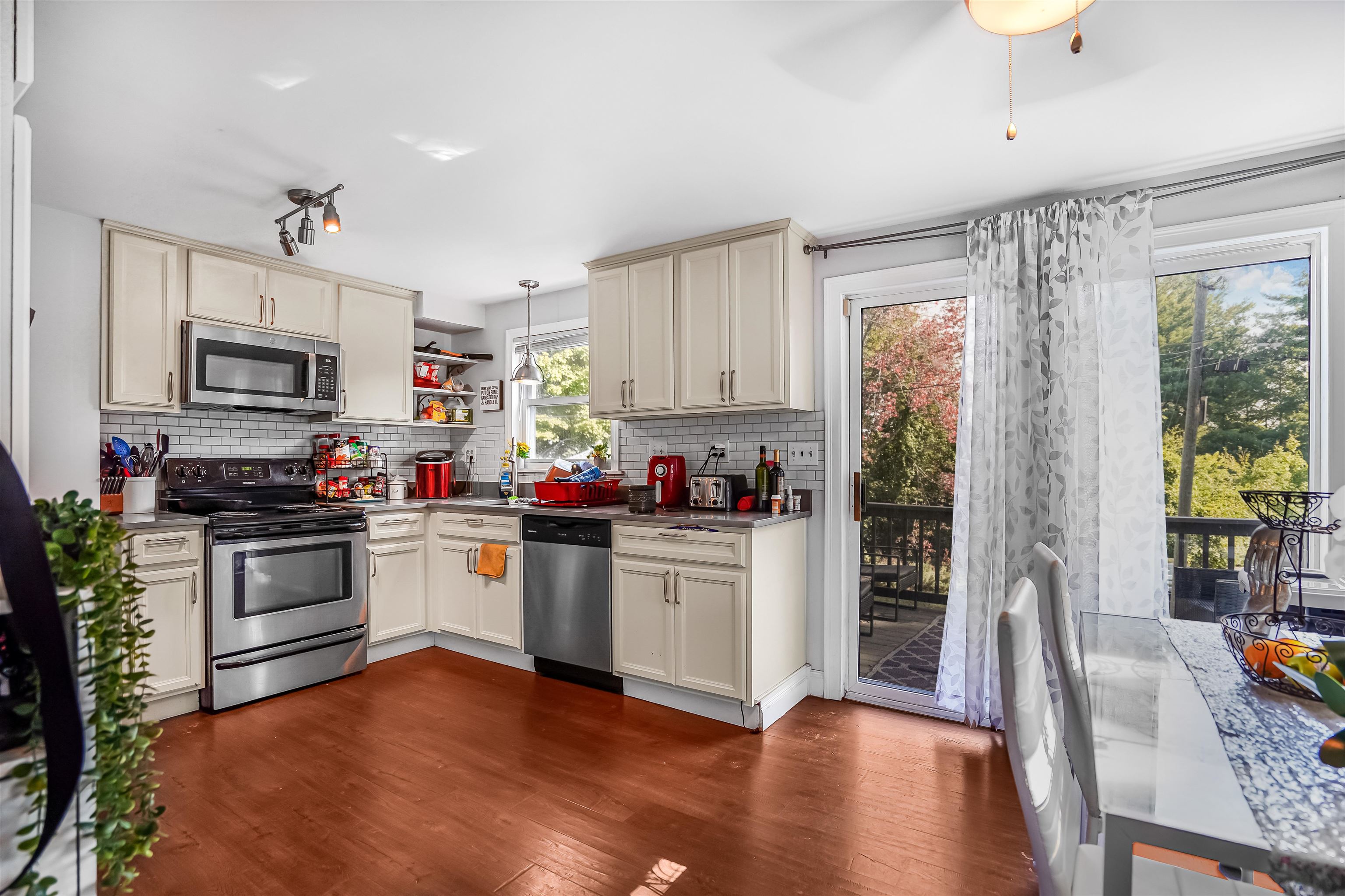 85 Merrow Street Manchester, NH 03104 - Photo 42 of 43