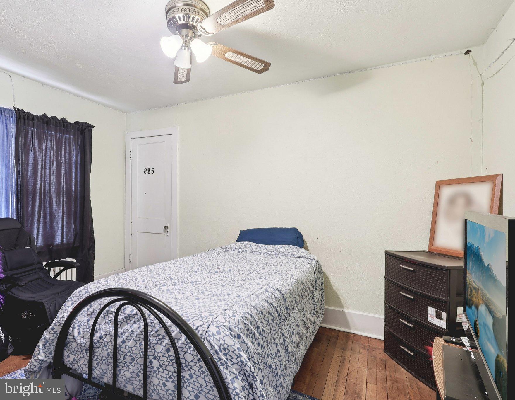 285 Watson Avenue Hamilton, NJ 08610 - Photo 16 of 18 a bedroom with a bed and a desk