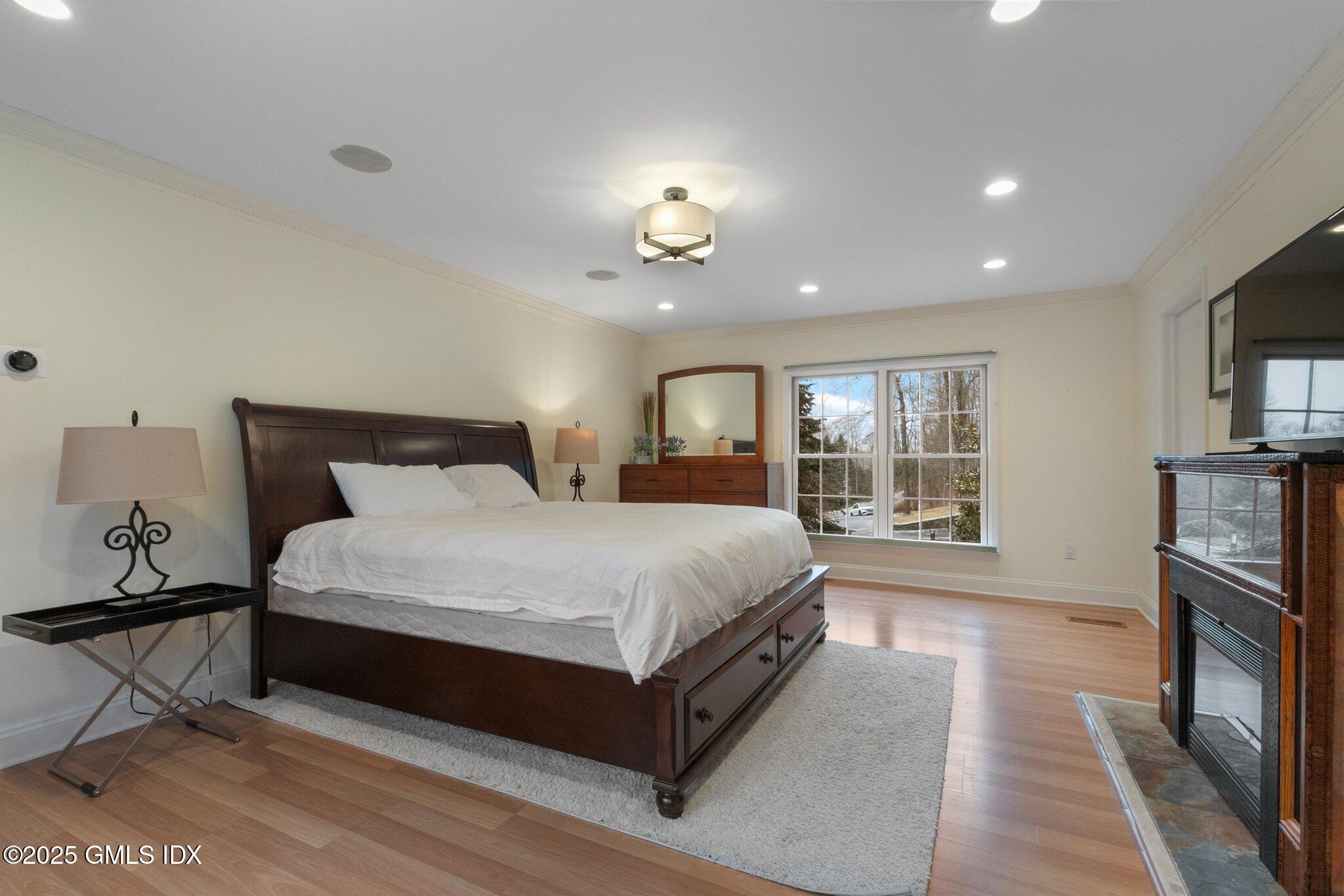 173 Stanwich Road Greenwich, CT 06830 - Photo 14 of 26 35-web-or-mls-173-stanwich-rd