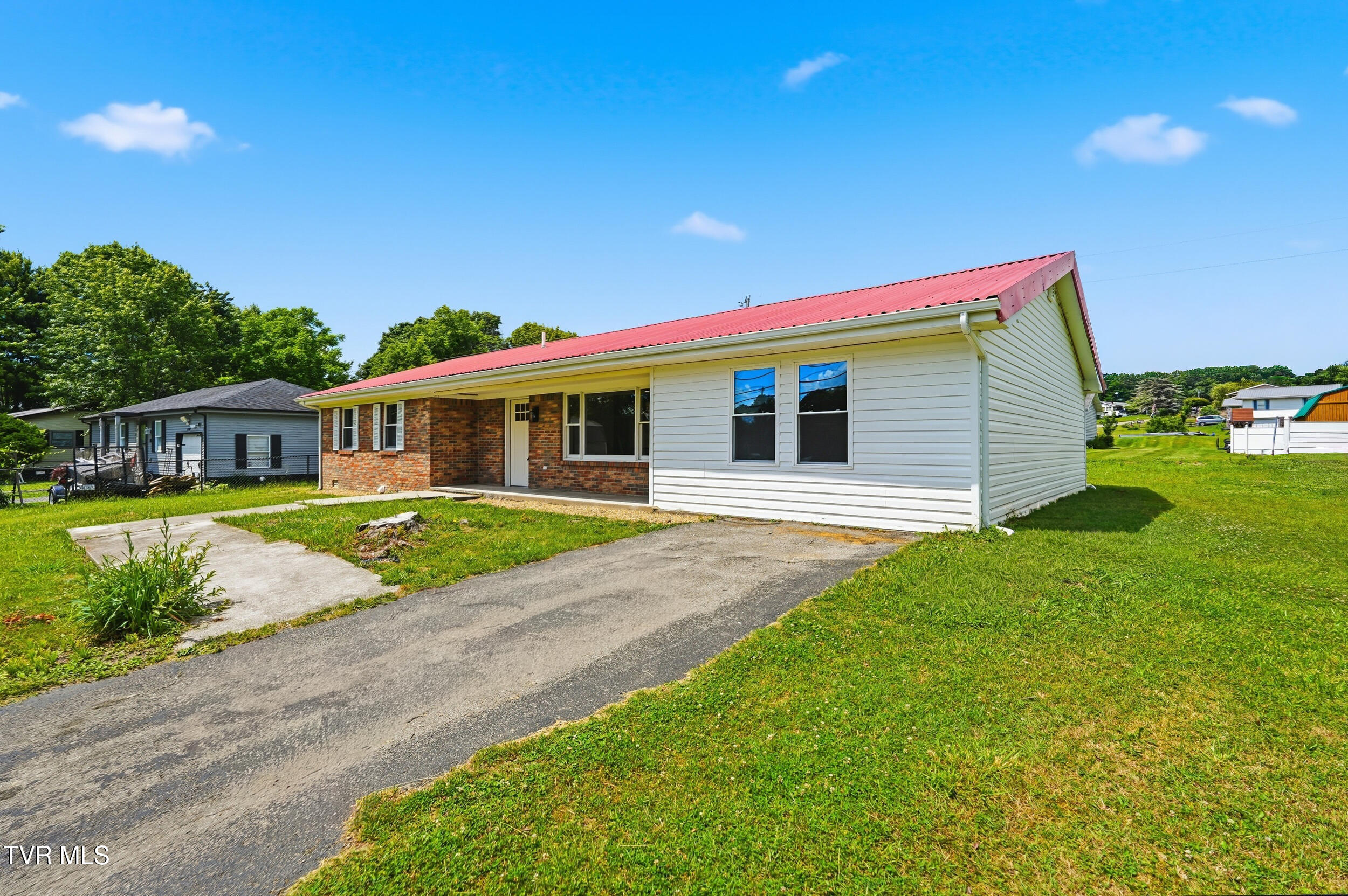 2911 Dungannon Road Coeburn, VA 24230 - Photo 3 of 35 3_2911 dungannon rd-19