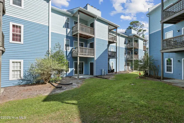 $180,000 | 4230 Wilshire Boulevard, Unit 104, Wilmington, NC 28403