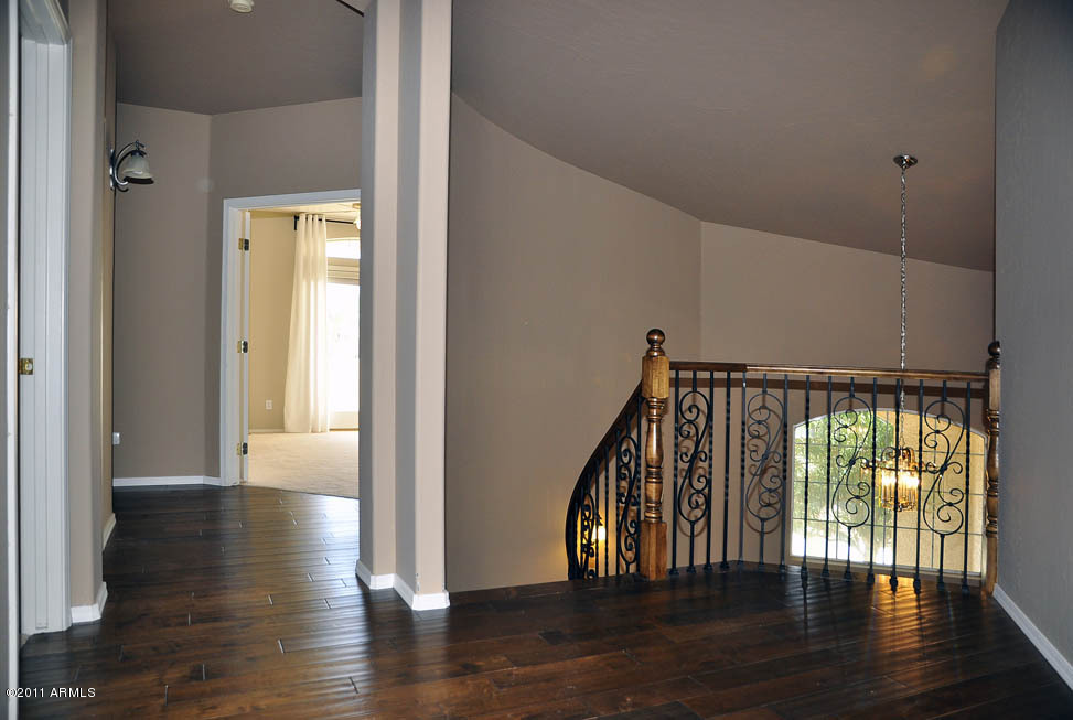 1720 East Redfield Road Phoenix, AZ 85022 - Photo 17 of 30 Upper Landing
