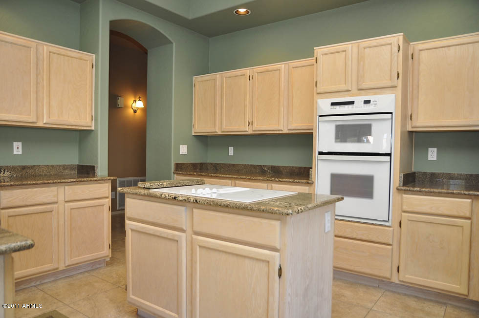 1720 East Redfield Road Phoenix, AZ 85022 - Photo 3 of 30 Kitchen Island