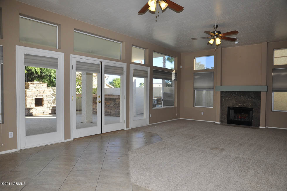 1720 East Redfield Road Phoenix, AZ 85022 - Photo 5 of 30 Family Room