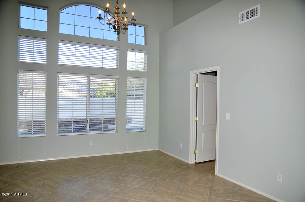 1720 East Redfield Road Phoenix, AZ 85022 - Photo 9 of 30 Dining Room