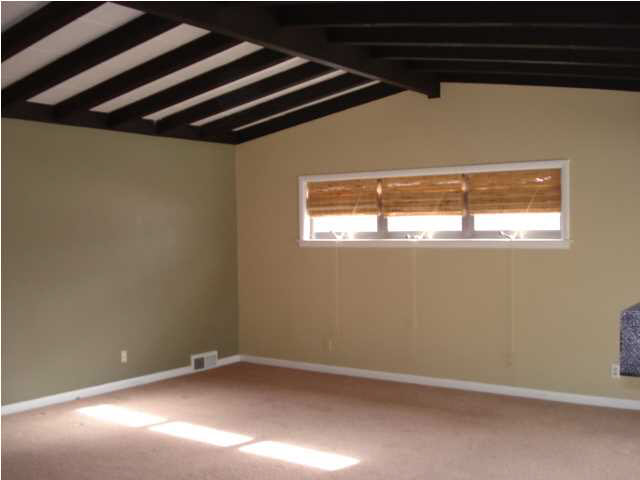 811 South Colony Road Evansville, IN 47714 - Photo 4 of 30 Gallery Image 4