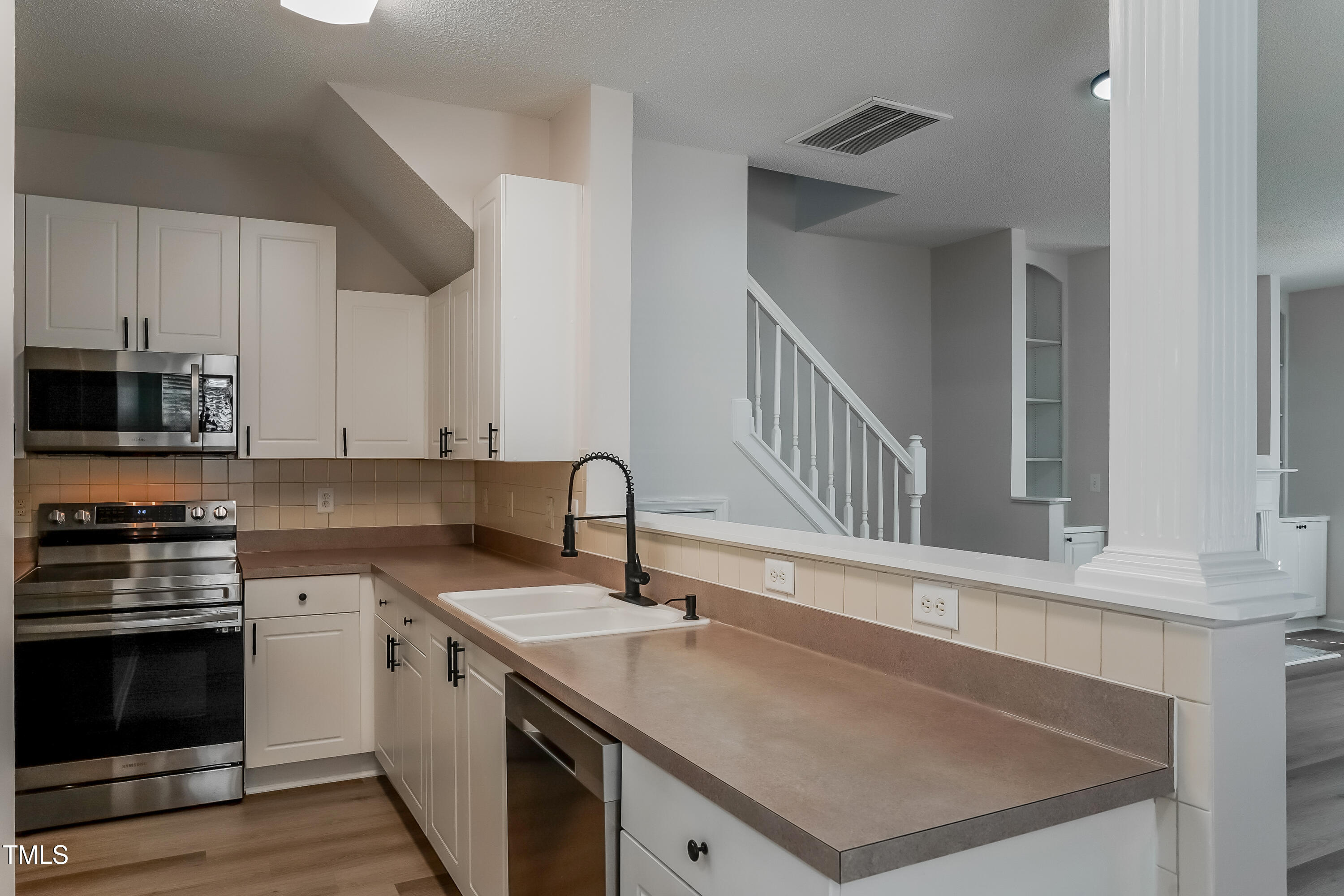 2000 Metacomet Way Raleigh, NC 27604 - Photo 5 of 15 Kitchen-14762319