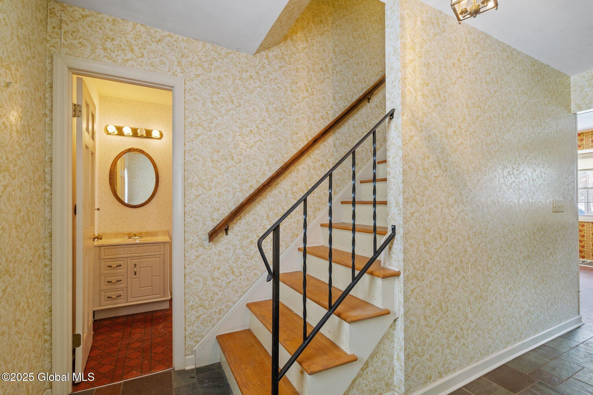 7 Tamarack Drive Bethlehem, NY 12054 - Photo 28 of 56 28-web-or-mls-7-tamarack-dr