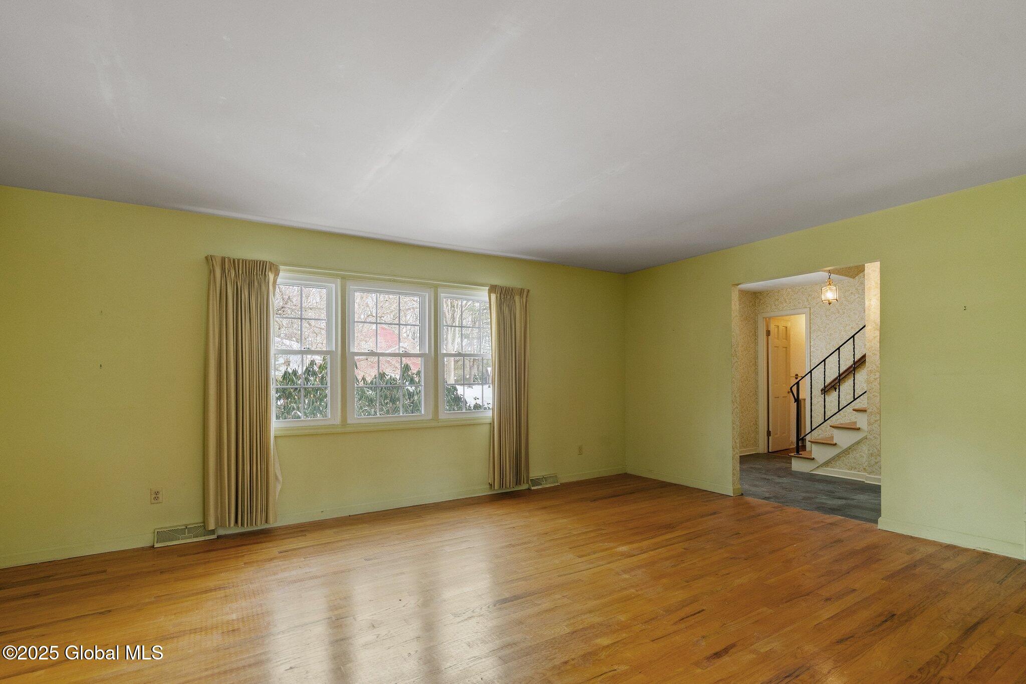 7 Tamarack Drive Bethlehem, NY 12054 - Photo 9 of 56 5-web-or-mls-7-tamarack-dr