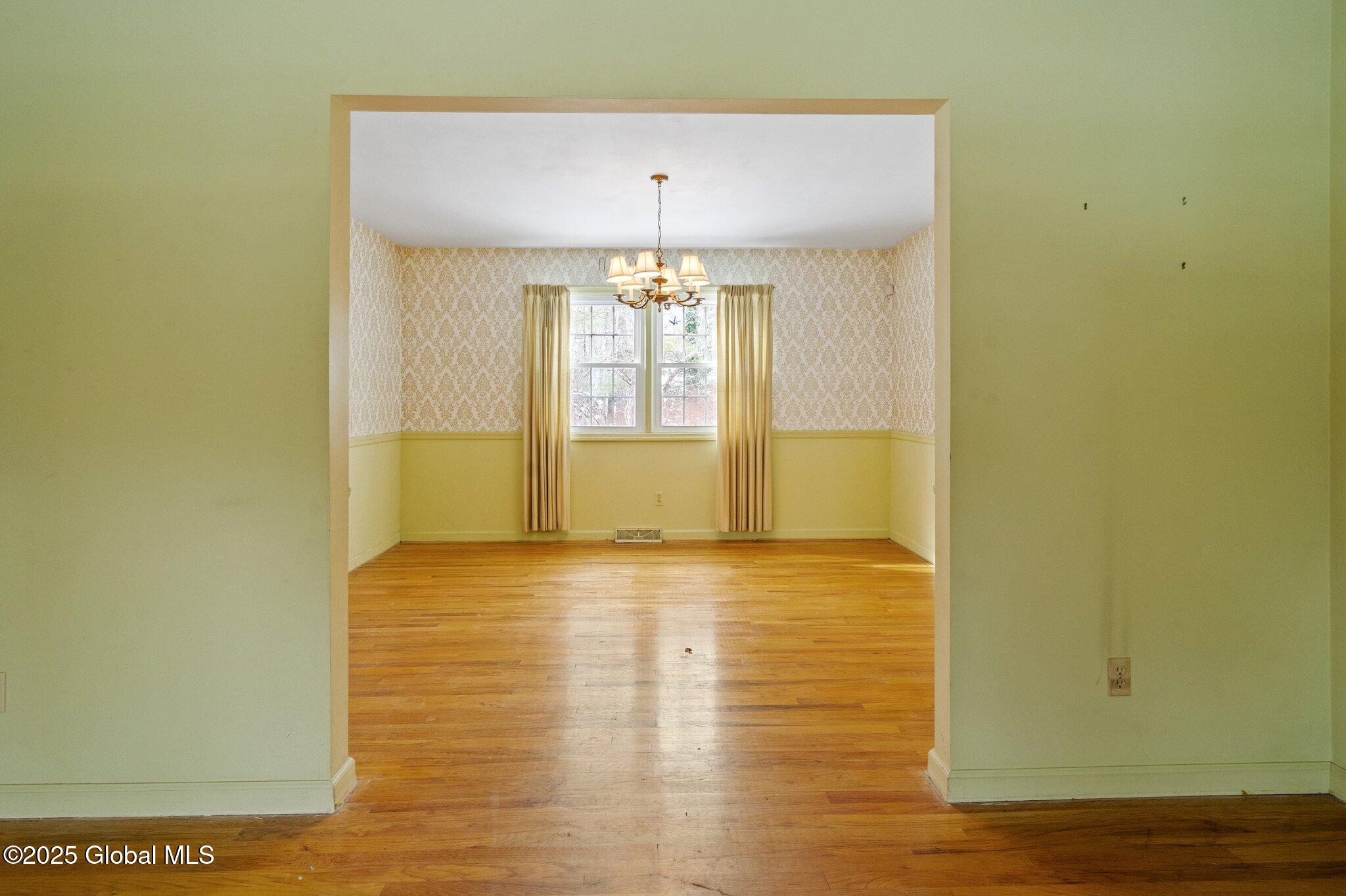 7 Tamarack Drive Bethlehem, NY 12054 - Photo 10 of 56 6-web-or-mls-7-tamarack-dr