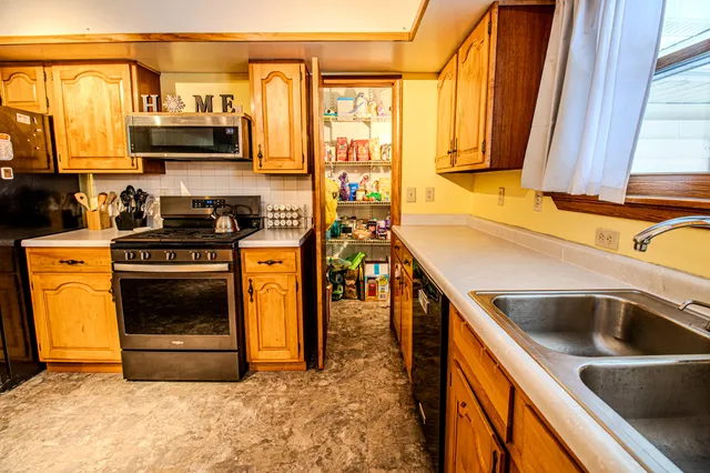 $475,000 | 8830 South 43rd Street, Scotts, MI 49088