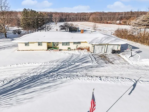 $455,000 | 8830 South 43rd Street, Scotts, MI 49088