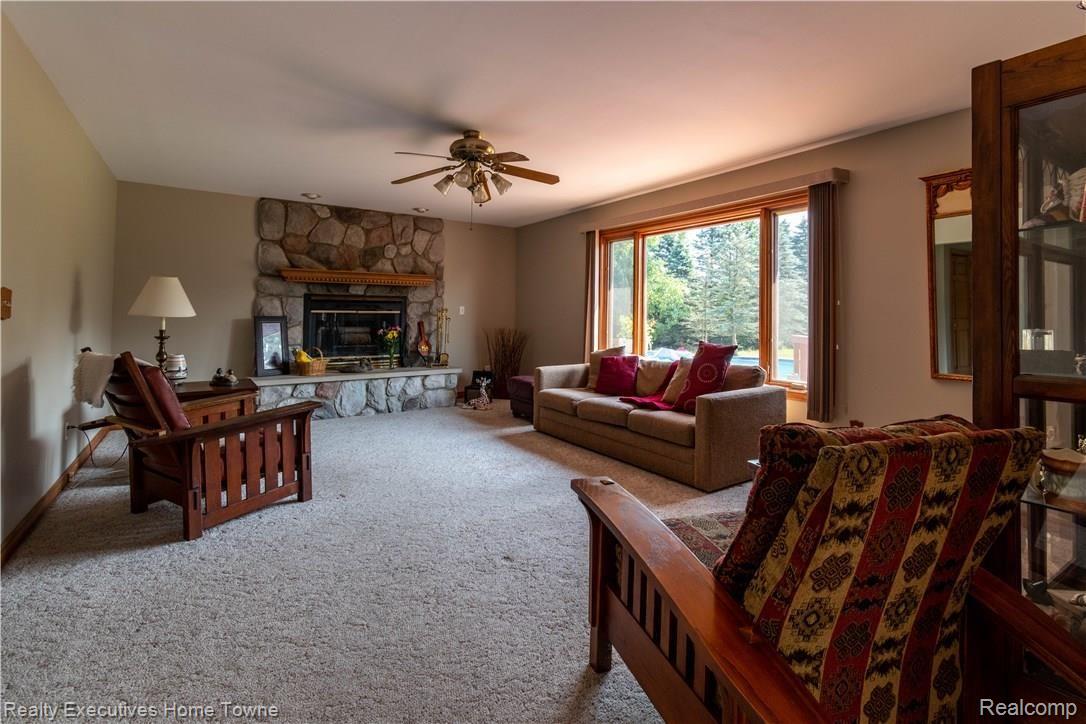 1071 South Allen Road St. Clair, MI 48079 - Photo 17 of 36 Family Room.jpg