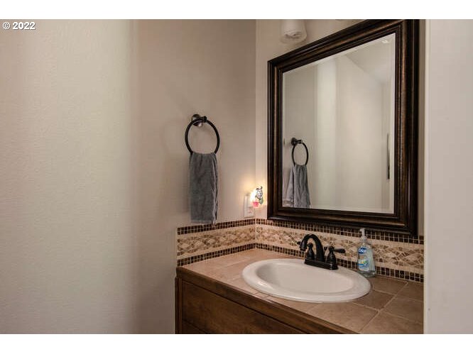 11555 Johns Landing Road Carlton, OR 97111 - Photo 19 of 30 Gallery Image 19