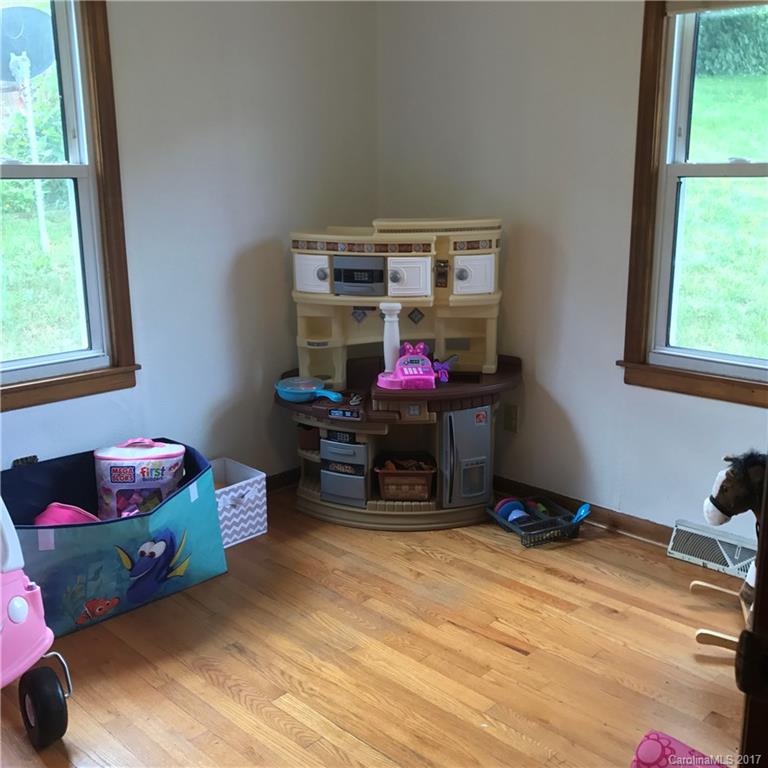 61 Cathey Road Candler, NC 28715 - Photo 9 of 22 Gallery Image 9