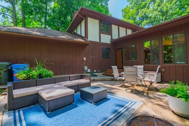 $799,900 | 7822 Ox Trail Way, Verona, WI 53593