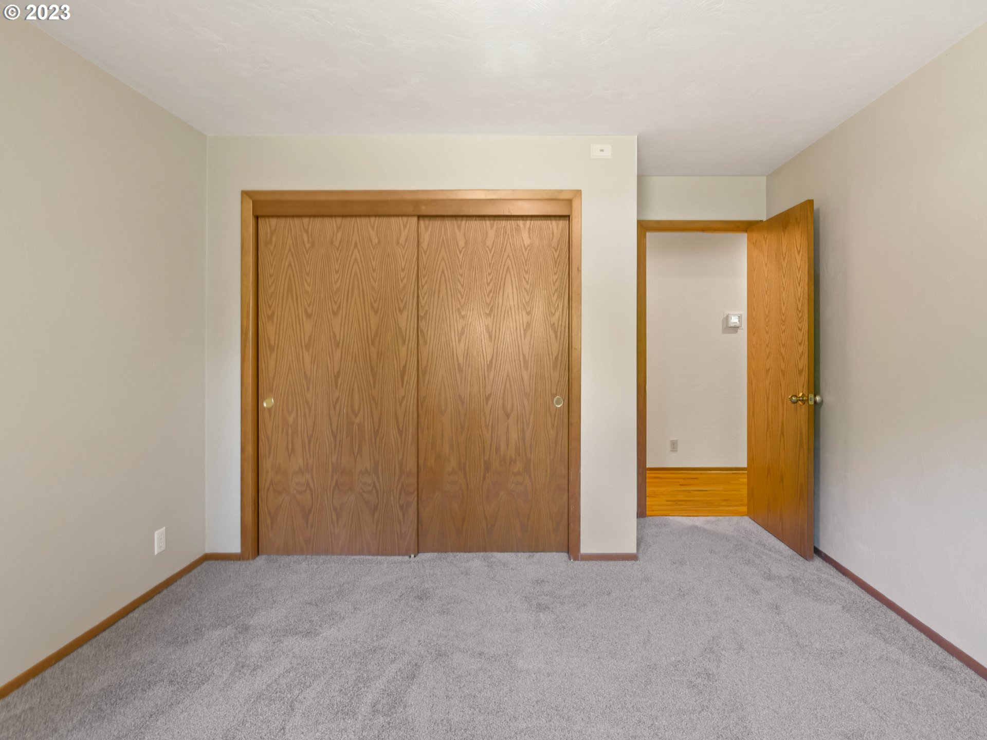 88601 Ermi Bee Road Springfield, OR 97478 - Photo 34 of 48 an empty room with closet area
