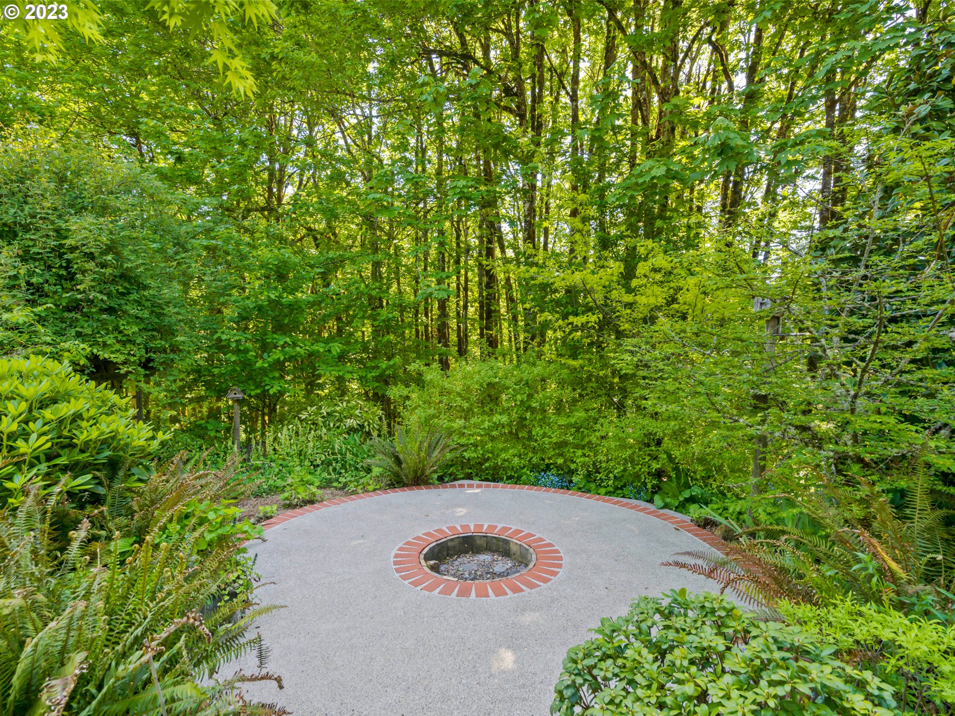 88601 Ermi Bee Road Springfield, OR 97478 - Photo 45 of 48 a view of outdoor space and a yard
