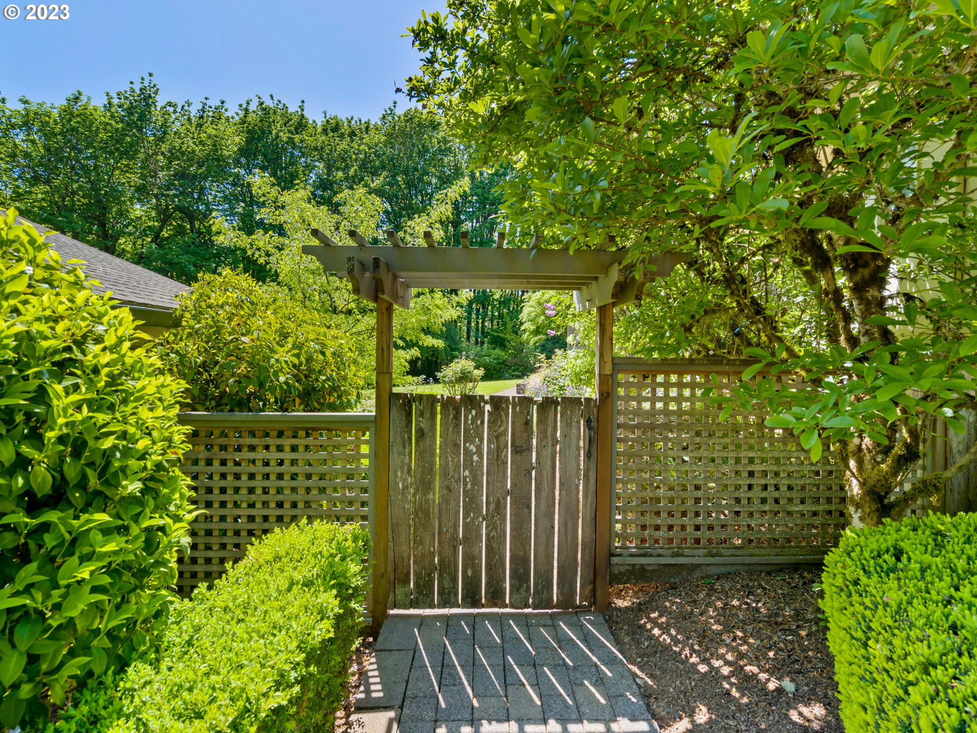 88601 Ermi Bee Road Springfield, OR 97478 - Photo 46 of 48 a view of a pathway of a garden