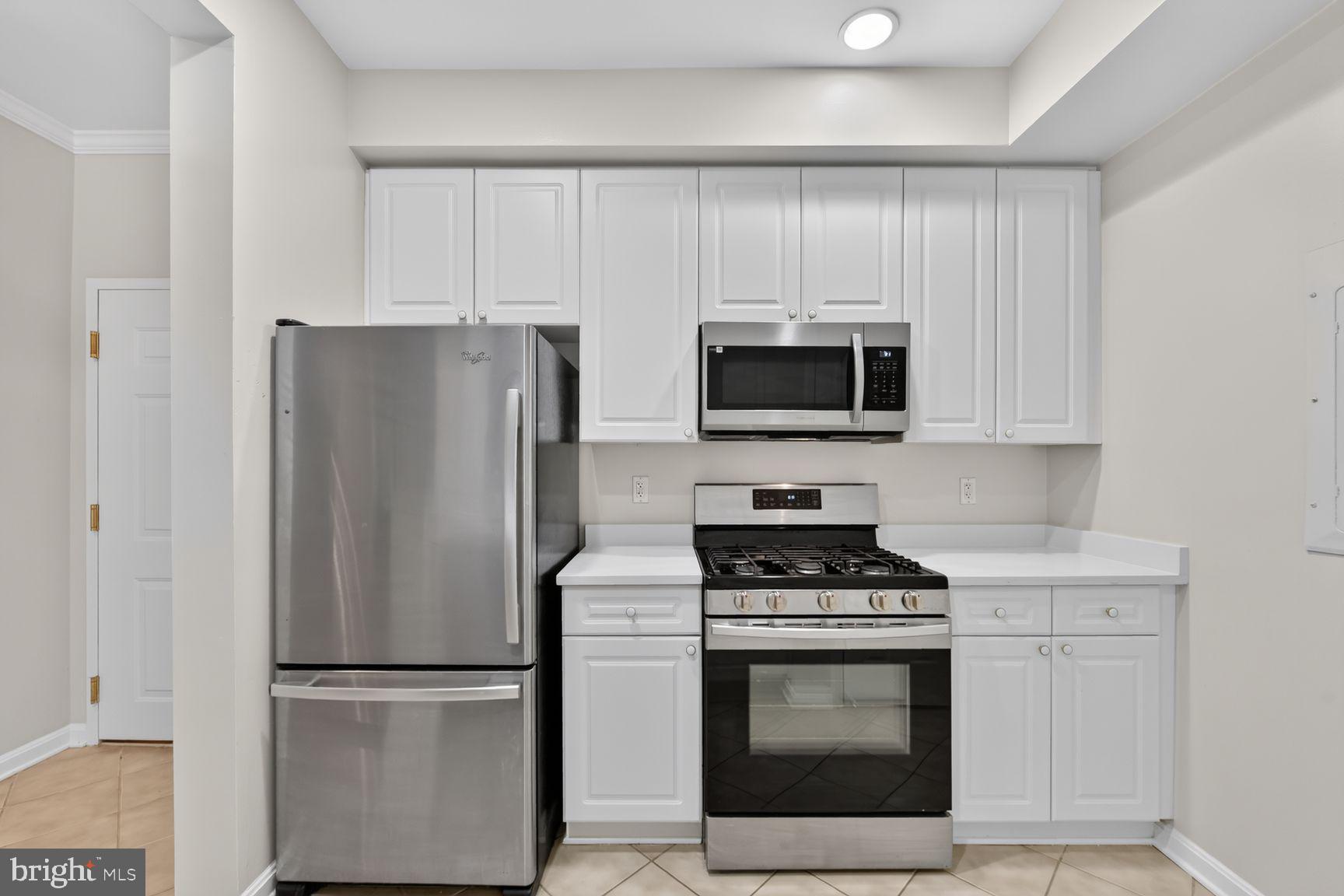 11775 Stratford House Place, Unit 112 Reston, VA 20190 - Photo 11 of 53 Kitchen