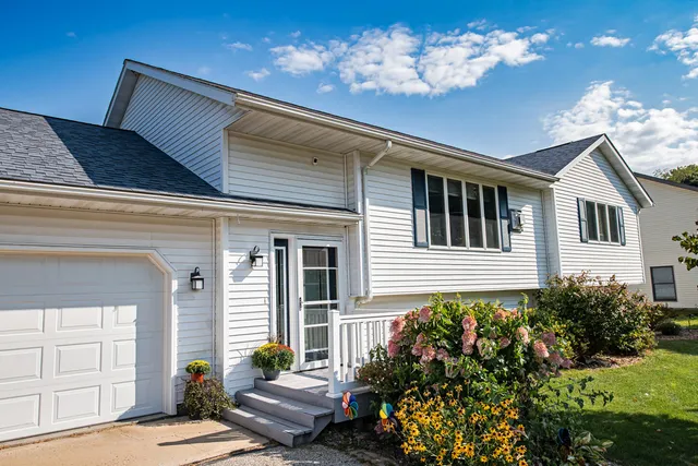 $379,900 | 8330 East 10th Street, Stockton, MN 55987