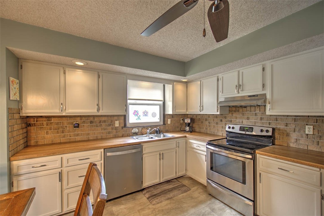 4652 Butler Drive Decatur, IL 62526 - Photo 11 of 38