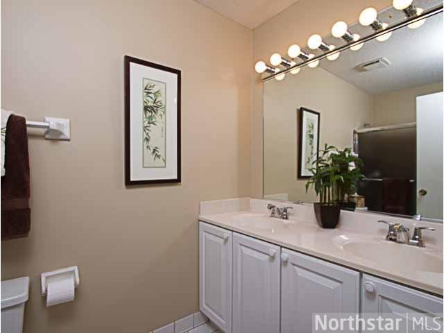 686 Springhill Road Vadnais Heights, MN 55127 - Photo 7 of 18 Gallery Image 7