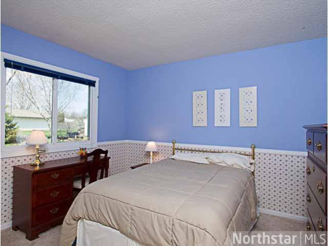 686 Springhill Road Vadnais Heights, MN 55127 - Photo 8 of 18 Gallery Image 8