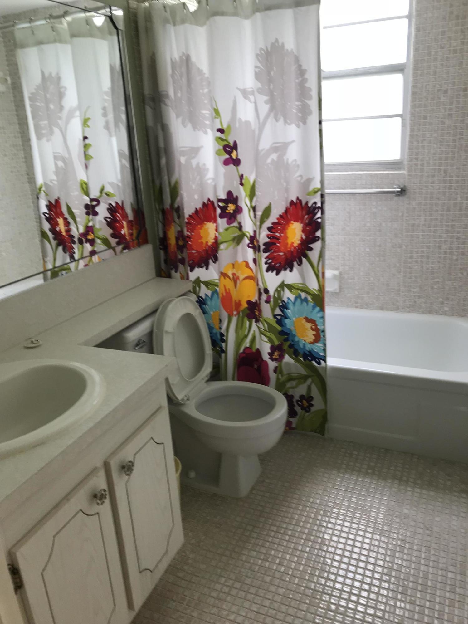 229 Fanshaw F Boca Raton, FL 33434 - Photo 4 of 9 IMG_3844