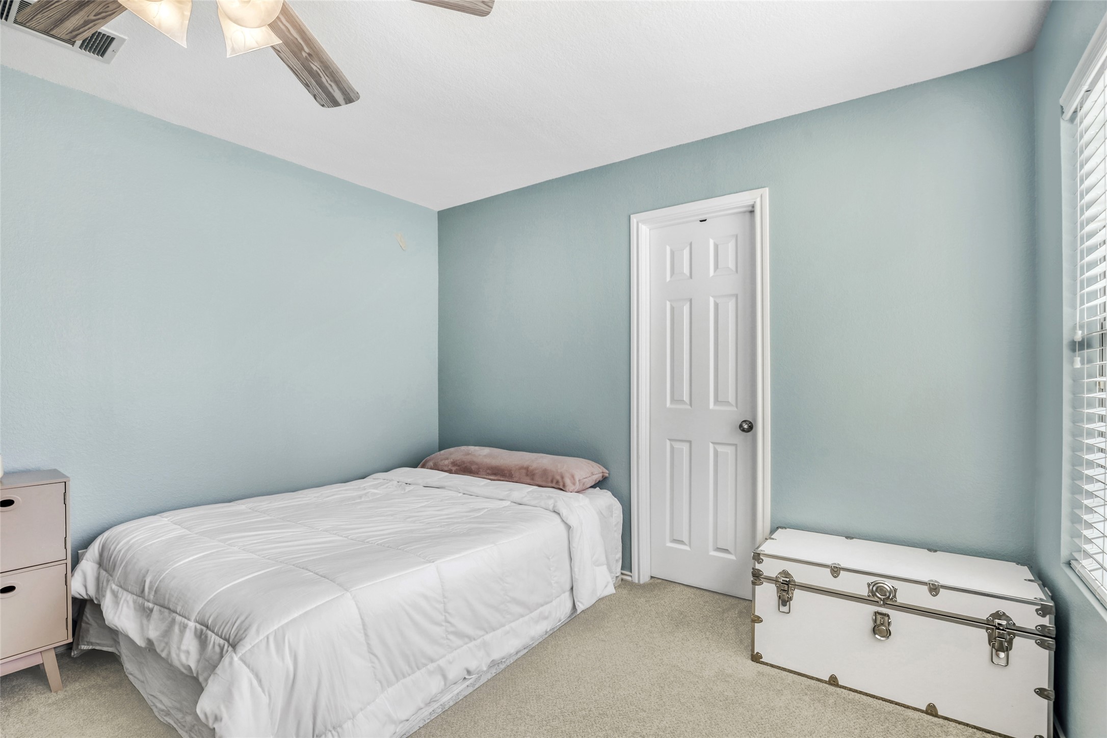 5624 Colinton Avenue Austin, TX 78754 - Photo 27 of 38 Upstairs Bedroom #2