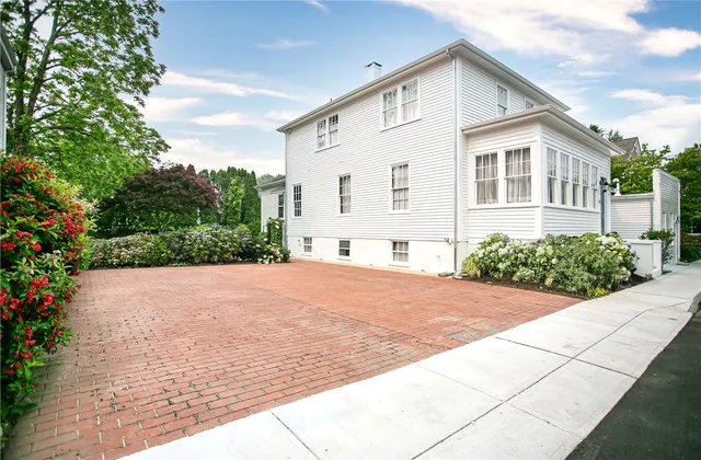 $2,195,000 | 12 Poplar Street, Newport, RI 02840