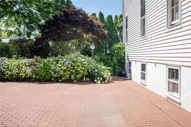 $2,195,000 | 12 Poplar Street, Newport, RI 02840