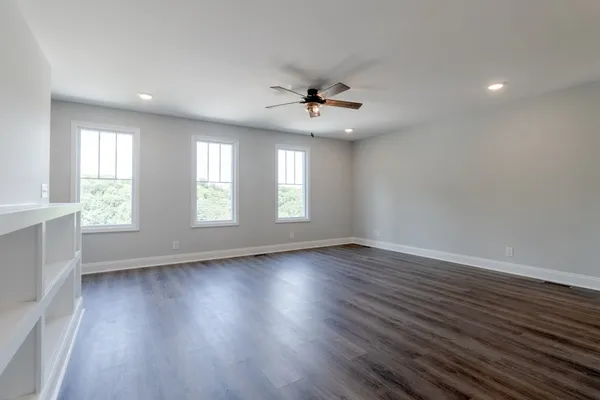 $1,950 | 60 West High Street, Clarksville, TN 37040
