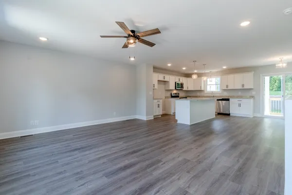 $1,950 | 60 West High Street, Clarksville, TN 37040