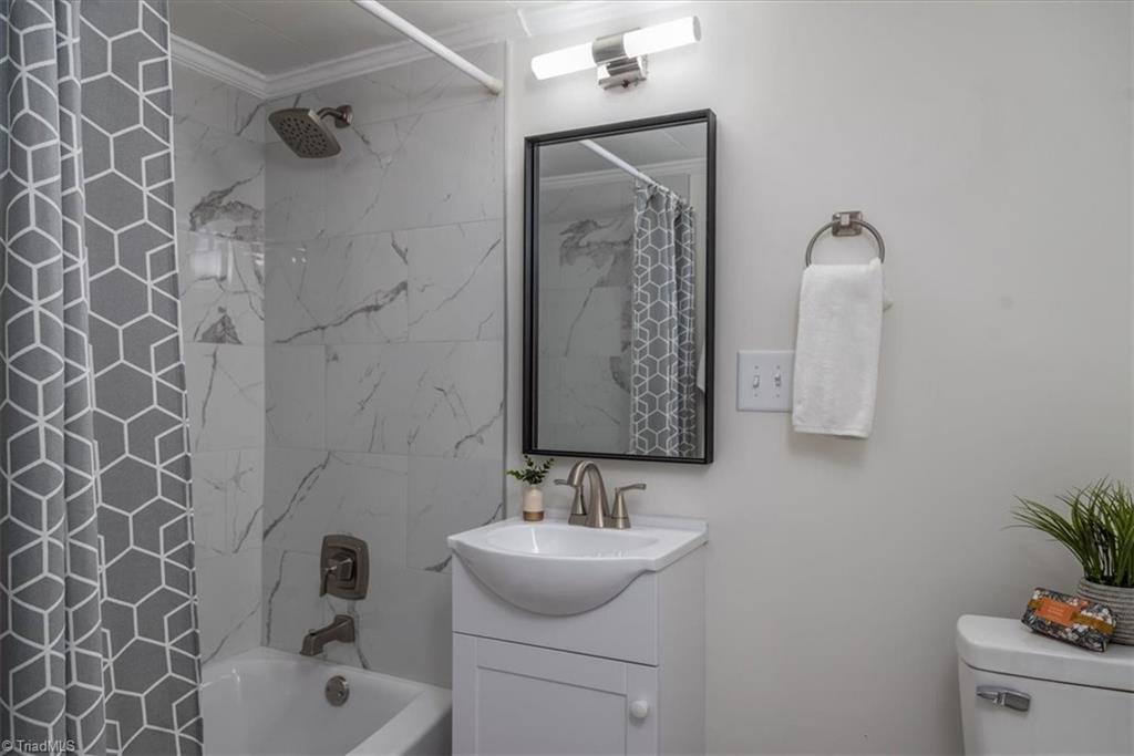 311 South Fieldcrest Road Eden, NC 27288 - Photo 17 of 23 Gallery Image 17