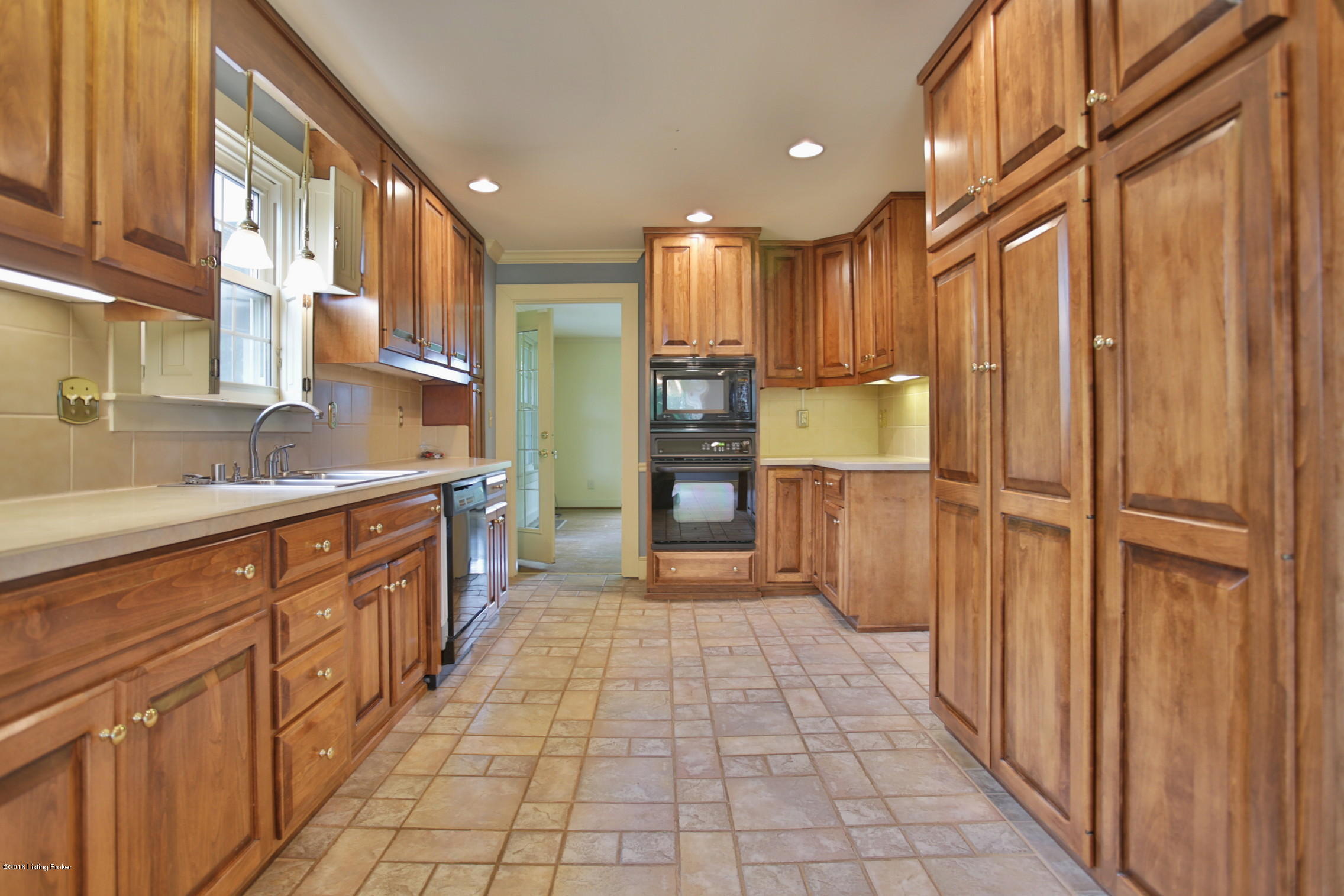 215 Evergreen Road Frankfort, KY 40601 - Photo 22 of 42 36