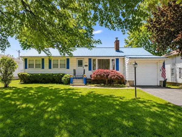 $189,900 | 1002 Gwinn Street, Shelby, NY 14103