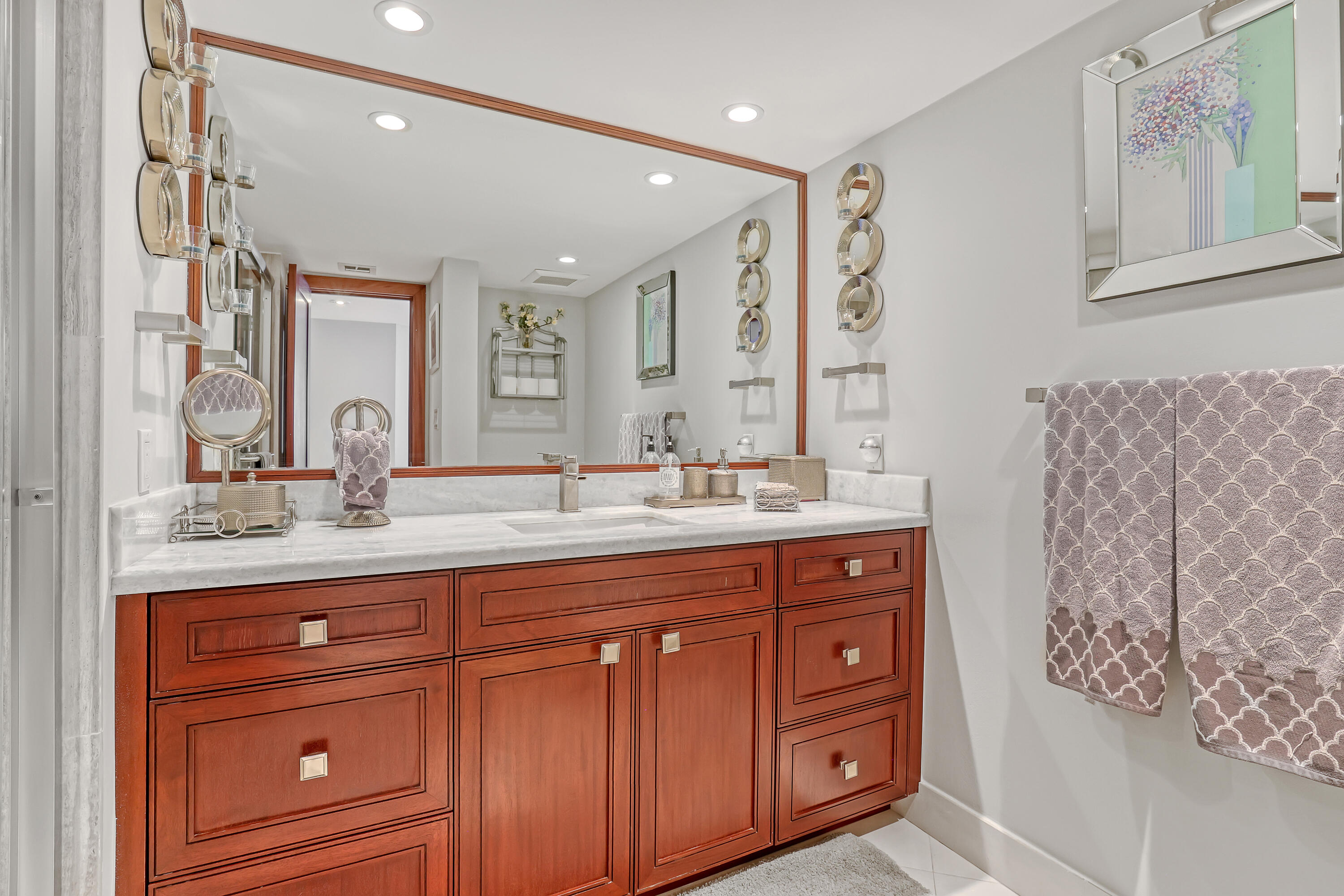 5200 North Ocean Drive, Unit 1902 Riviera Beach, FL 33404 - Photo 39 of 104 Guest Bathroom 21