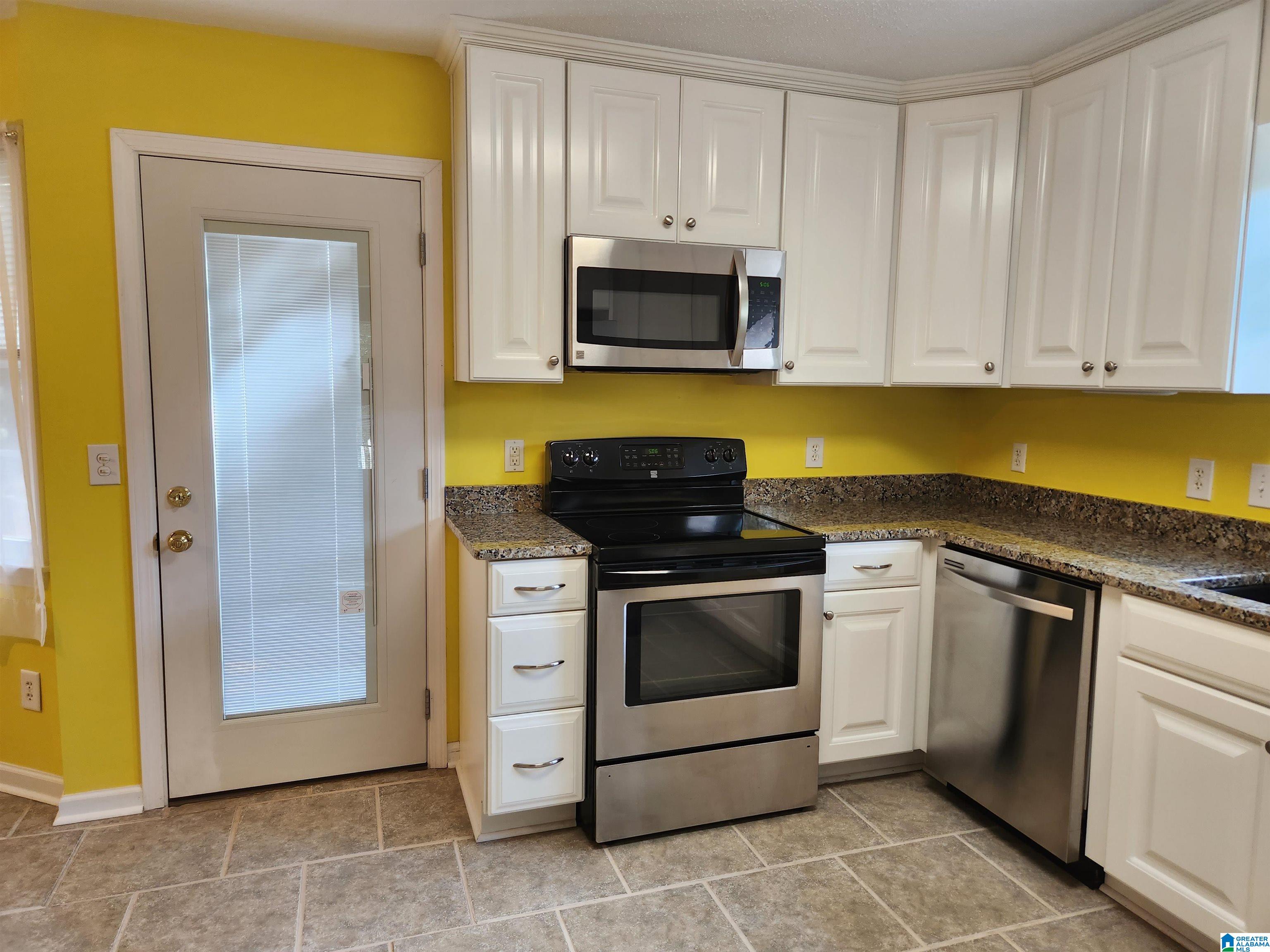 631 Forest Hills Road Alabaster, AL 35007 - Photo 9 of 37 Gallery Image 9