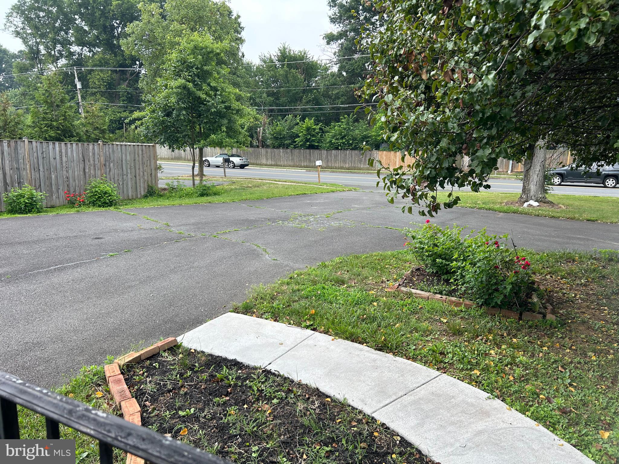 1160 Sterling Road Herndon, VA 20170 - Photo 5 of 34 Large Driveway 6+ cars