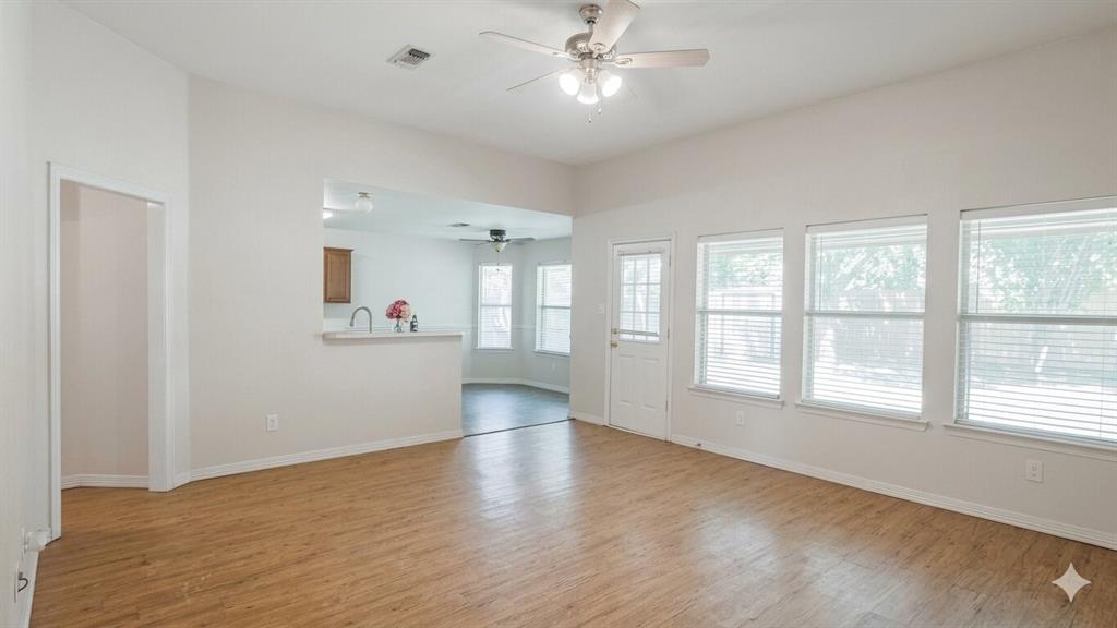 211 Vista Ridge Drive Venus, TX 76084 - Photo 3 of 24