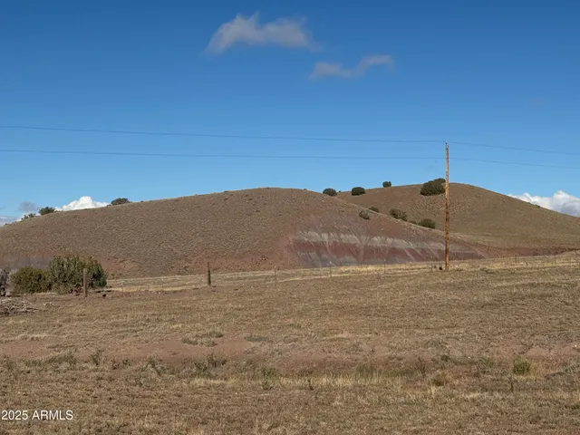 a view of a dry field